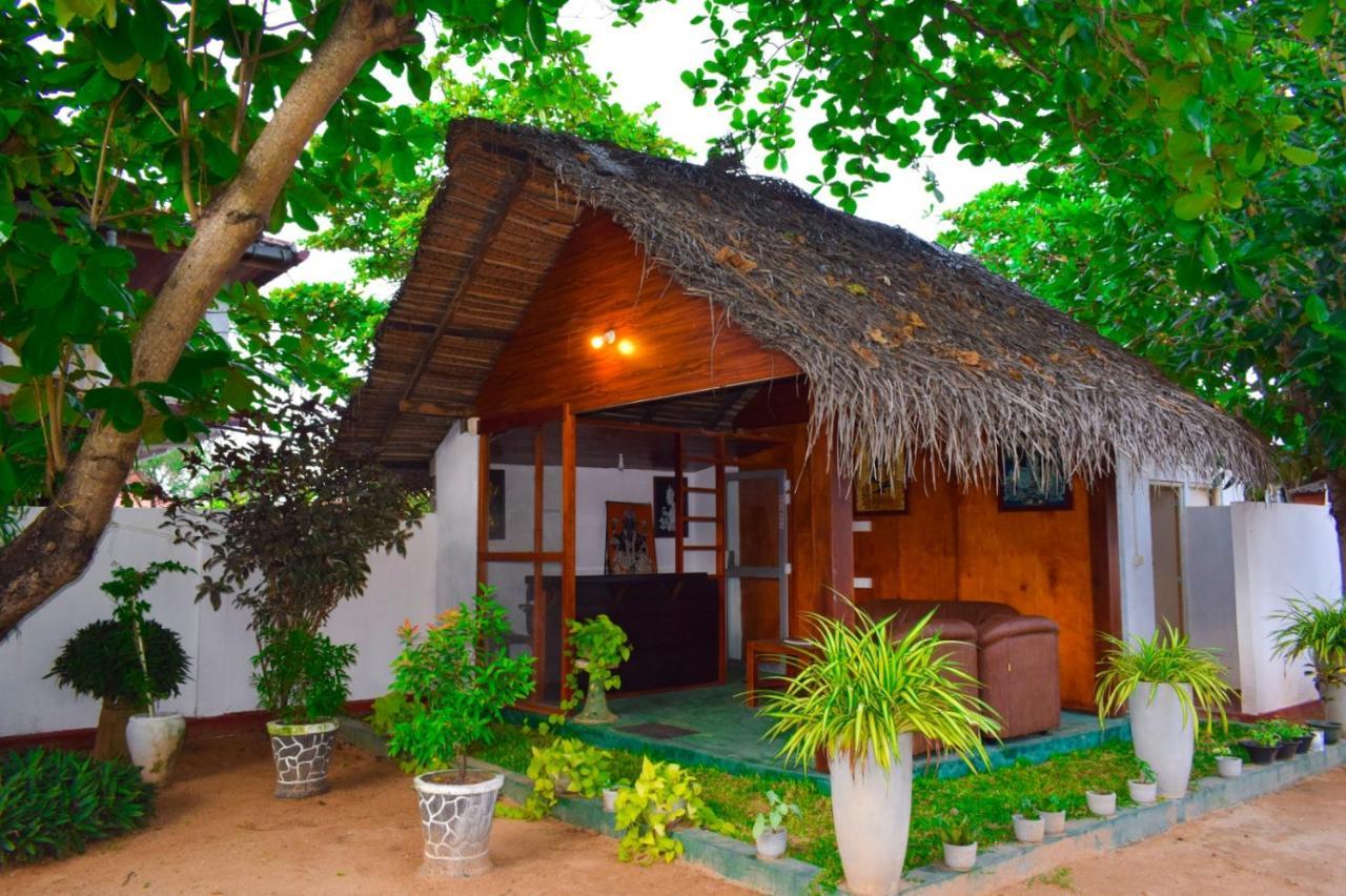 Golden Beach Cottages Trincomalee Exterior photo