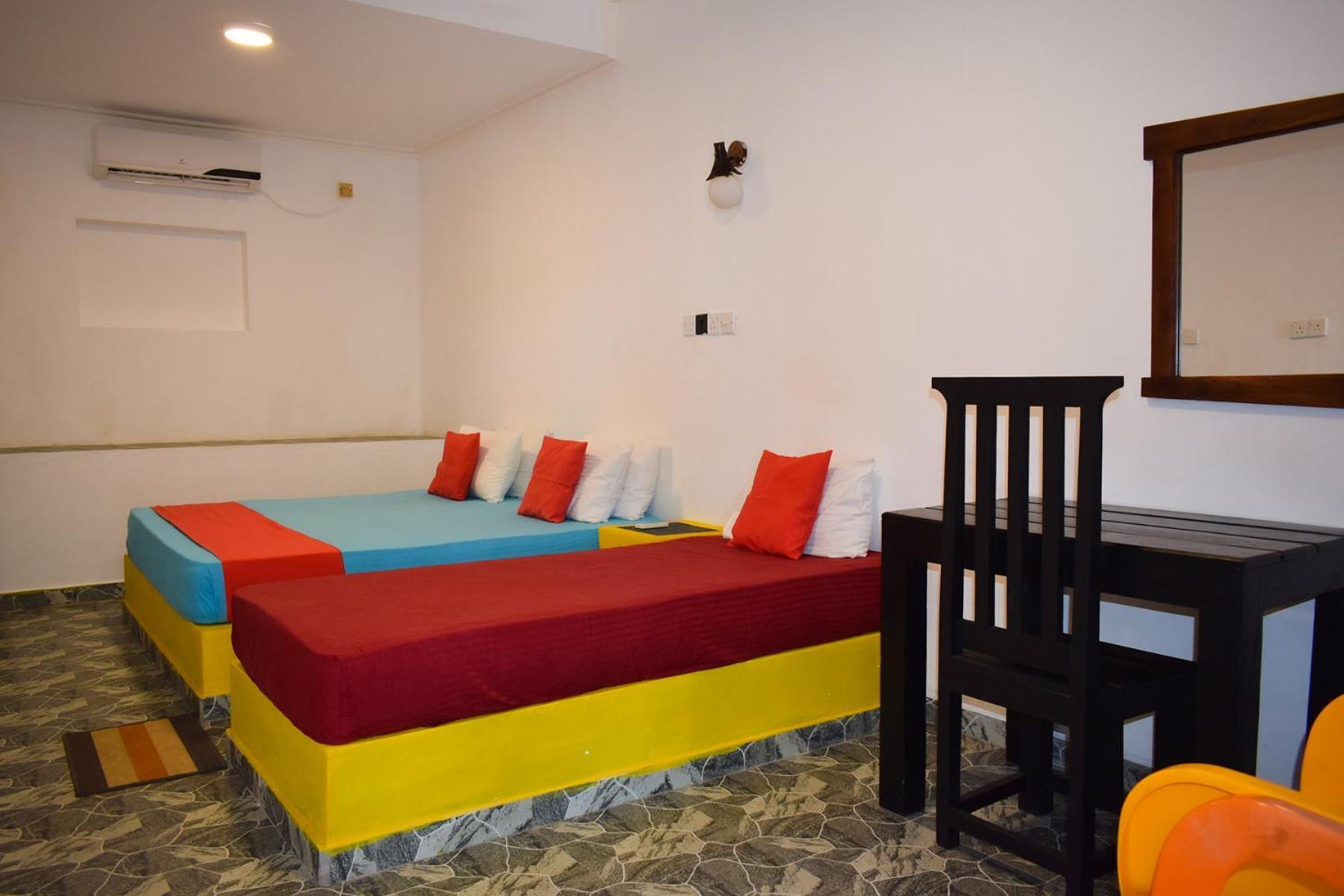 Golden Beach Cottages Trincomalee Exterior photo